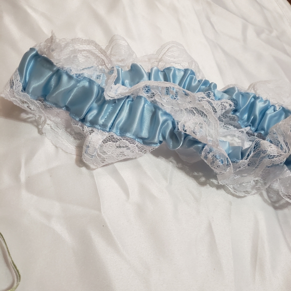 💙 Garter & Pin - Picture 5 of 7